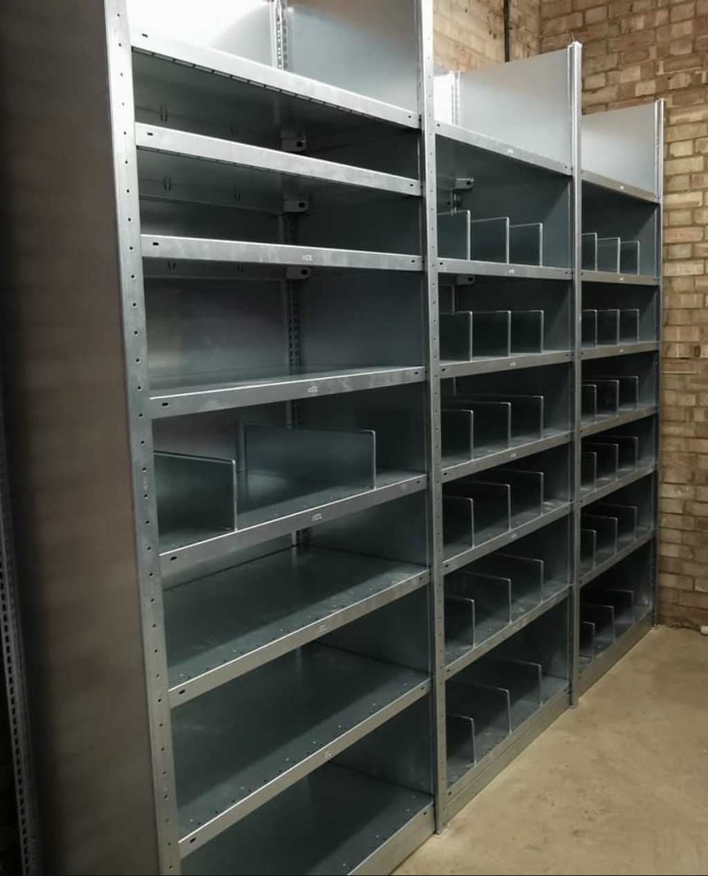 Mobile Shelving UK - Supply, install and PUWER inspections | UM Storage Systems