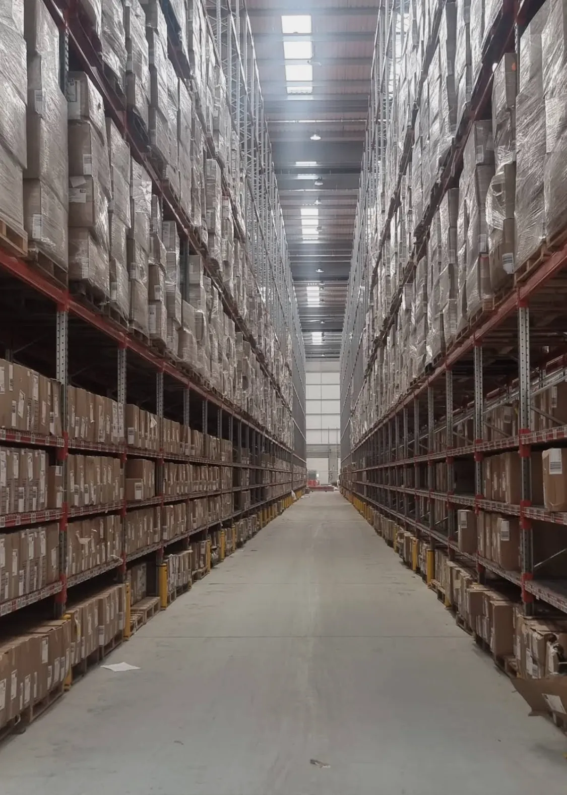 Warehouse storage system with pallets | UM Storage Systems